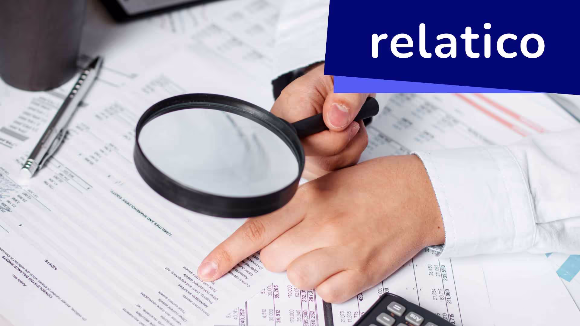 Was ist strategische Beschaffung? Wie funktioniert sie? Welche Vorteile bietet sie für Unternehmen? <br>Lernen Sie die wichtigsten Schritte, Vorteile und Tools wie SRM-Software kennen, um das Lieferantenmanagement zu optimieren und Kosten zu senken.